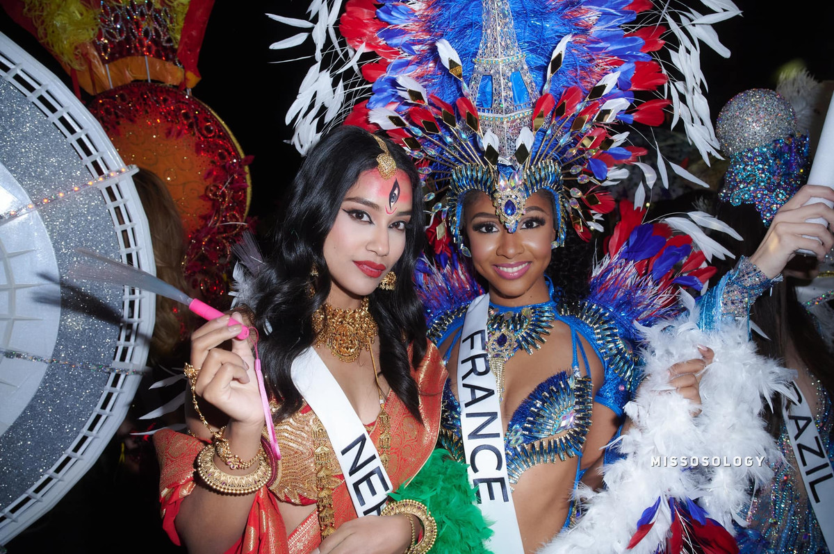 Có vẻ như các cô gái diện trang phục dân tộc nổi bật hơn. Ảnh: Missosology