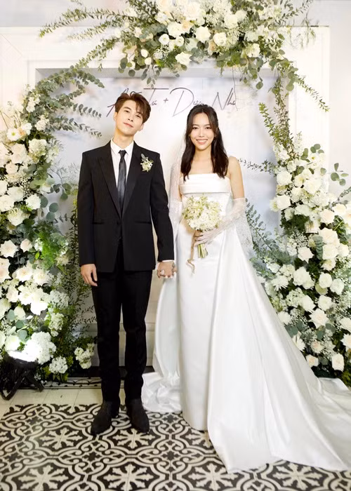 Anh Tú đã lập gia đình. Nam diễn viên đăng ký kết hôn với Diệu Nhi vào tháng 10/2019. Đến tháng 10/2022, đôi uyên ương tổ chức đám cưới.