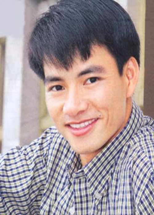 Xuân Bắc kể về tiểu phẩm chọn thi đại học: “Từ năm học lớp năm trở đi, liên tục năm nào tôi cũng đoạt giải nhất cấp TP về thi kể chuyện sách, vừa kể vừa sắm tất cả các vai trong đó nên cũng đã rất quen. Tôi chọn Câu chuyện Yết Kiêu là chuyện kể năm lớp năm để làm tiểu phẩm thi”. Ảnh: FBNV