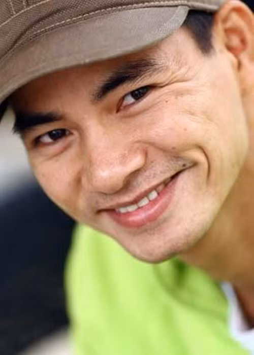 Trong chương trình Cuộc hẹn cuối tuần, bố của Xuân Bắc kể câu chuyện xúc động thời sinh viên của Xuân Bắc. Ông cho biết, cũng như bao gia đình thời bao cấp khác có con đi học xa, con chưa về thì nhớ, nhưng con về lại lo. Ảnh: FBNV