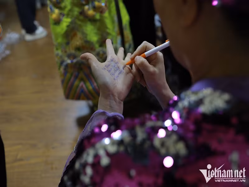 "Táo bà" sợ quên một số câu thoại quan trọng. Ảnh: Vietnamnet