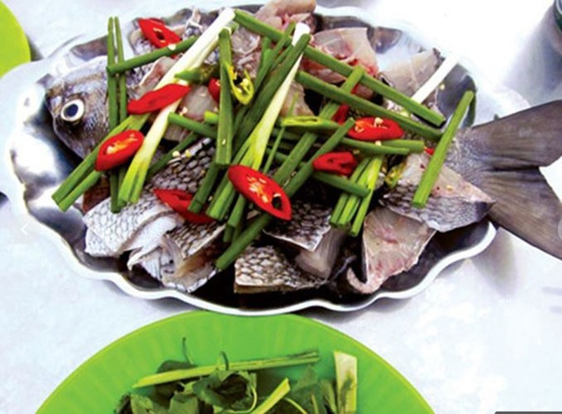 Các món ăn ngon được chế biến từ loài cá tà ma như cá tà ma nướng than, cá tà ma nấu lẩu, cá tà ma nấu canh chua, cá tà ma nấu cháo...