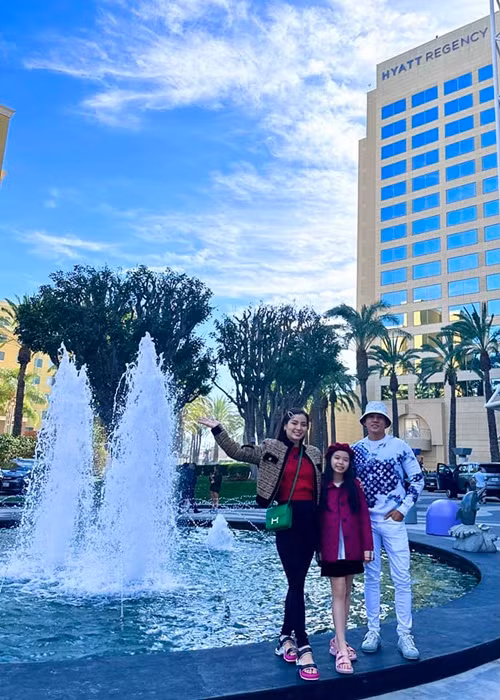 Năm 2022 là năm viên mãn của Phương Trinh. Cô tổ chức đám cưới và mang bầu sau thời gian nhờ y khoa can thiệp.