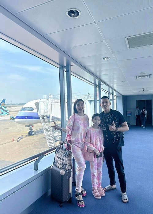 Cuối tháng 12/2022, Phương Trinh Jolie - Lý Bình đưa con gái Mia sang Mỹ du lịch kết hợp thăm người thân.