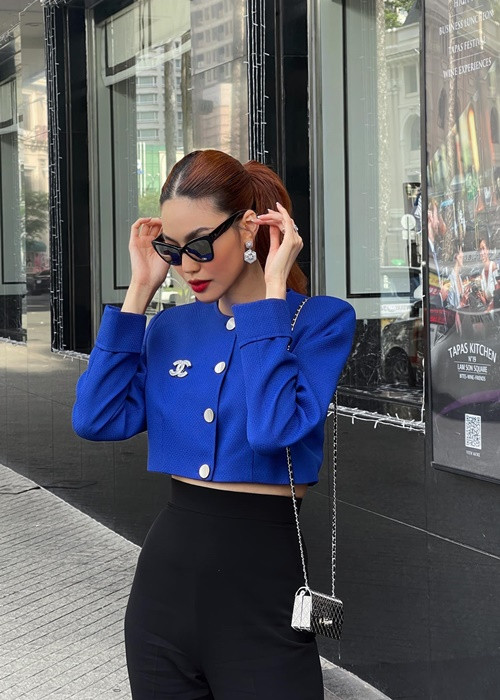 Trước khi lấy chồng, người đẹp khẳng định, cô tự tin làm vợ, làm mẹ, kinh doanh lẫn hoạt động giải trí.