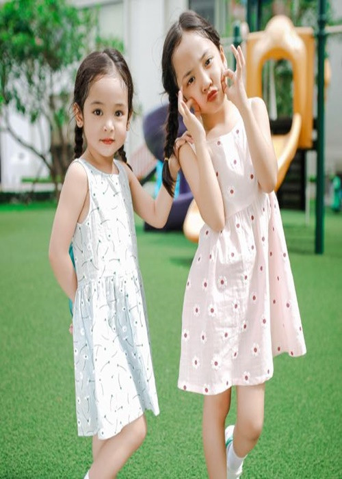 Diệp Anh có chị gái tên Chu Phương Dung, cũng là một trong những gương mặt mẫu nhí được nhiều người yêu mến. Diệp Anh rất yêu quý chị gái bởi Phương Dung hay nhường nhịn. Ảnh: Khám phá