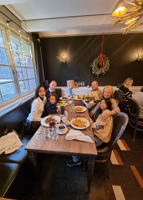 Con gái riêng của Bảo Trúc được gia đình chồng của cô yêu thương.