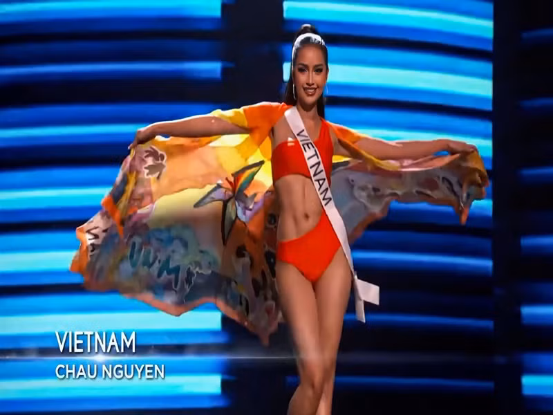 Đại diện Việt Nam ghi điểm nhờ body săn chắc, nóng bỏng.