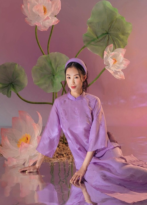 Salim đẹp mê đắm khi diện áo dài cận Tết Nguyên đán 2023.