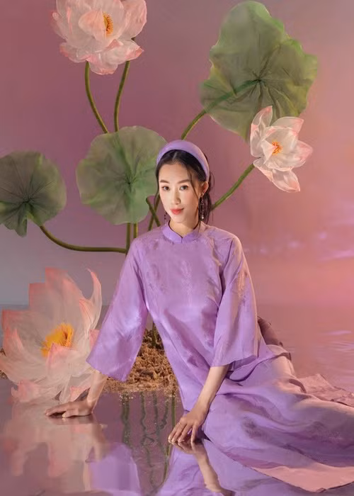 Salim đẹp mê đắm khi diện áo dài cận Tết Nguyên đán 2023.