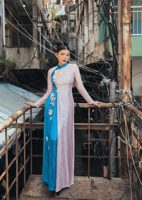 Nhân dịp Tết Nguyên Đán 2023, Thúy Diễm chia sẻ bộ ảnh trong trang phục áo dài.