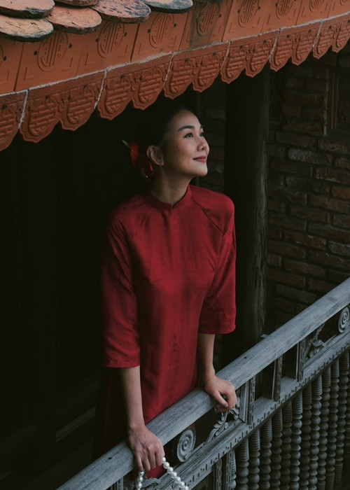 Thanh Hằng khoe vẻ đẹp mặn mà ở tuổi 40.