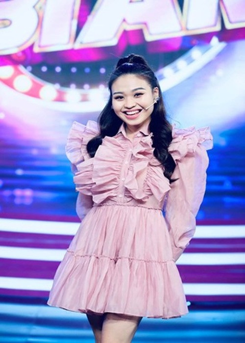 Ngoài là diễn viên sân khấu kịch, Lê Lộc còn diễn hài, đóng phim truyền hình, tham gia gameshow, làm MC. Ảnh: FBNV