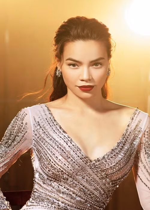 Năm 2015, sau ngày Hồ Ngọc Hà biểu diễn ở đêm chung kết Hoa hậu Hoàn vũ Việt Nam, fan của cô hùng hồn tuyên bố: “Biết vì sao fan của Mỹ Tâm lại ghét Hồ Ngọc Hà dữ vậy rồi. Là vì từ ngày có Hồ Ngọc Hà, thì Mỹ Tâm không được mời hát ở những show đẳng cấp và hoành tráng nữa. Khi thần tượng của họ bị hắt hủi, hết thời thì fan giận cá chém thớt là đúng rồi”. Ảnh: FBNV