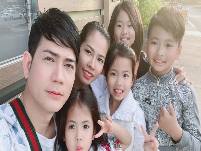 Thời điểm mới qua Mỹ, mọi thứ đều khó khăn đối với gia đình Quách Thành Danh từ ngôn ngữ, sinh hoạt, đi lại, nhà cửa đến thời tiết.