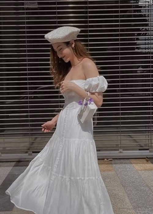 Yến Nhi sở hữu body thon gọn, săn chắc. Nữ ca sĩ sinh năm 1987 dành nhiều thời gian tập luyện. Yến Nhi từng thừa nhận "một ngày không gym không chịu nổi". Hiện tại, Yến Nhi vẫn độc thân.