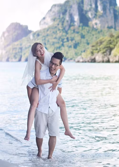 Em gái của Trấn Thành kết hôn năm 2018. Chồng của Huỳnh Mi tên Yung Man Kit. Ảnh: FBNV