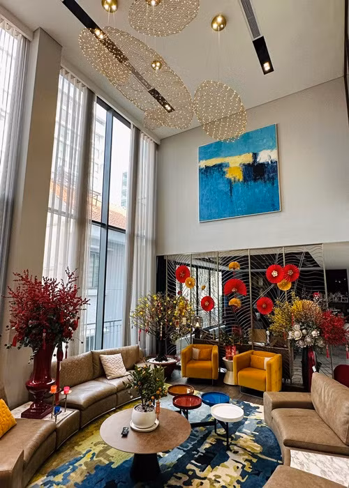 Bên trong biệt thự của vợ chồng nữ ca sĩ cũng được trang hoàng lộng lẫy.