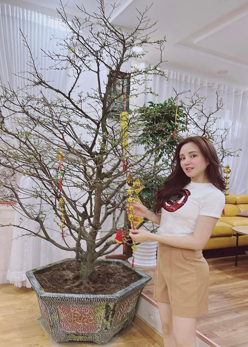 Vy Oanh khoe các góc biệt thự cận Tết Nguyên đán 2023.
