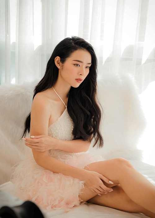 Bí quyết giúp Diệp Bảo Ngọc giữ gìn sự tươi trẻ ở tuổi 30 còn là thiền và suy nghĩ tích cực hơn trong cuộc sống.