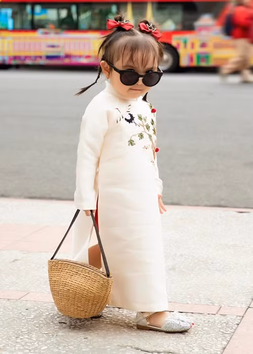 Thu Thủy thường xuyên ghi lại những khoảnh khắc cưng xỉu của con gái nhỏ.