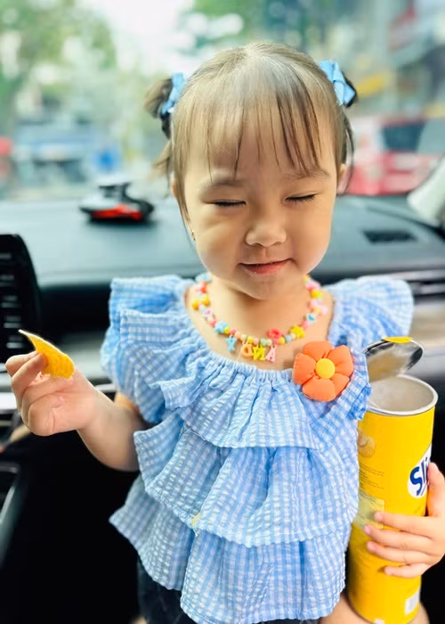 Bé Lana được xem là "cây hài" trong gia đình Thu Thủy.