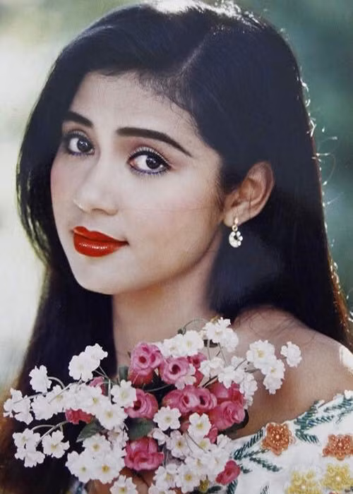 "Người đẹp Tây Đô" Việt Trinh được mệnh danh là nữ hoàng ảnh lịch.