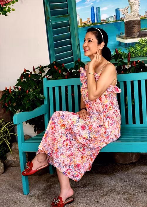 Trước đây, hạnh phúc đối với Việt Trinh là được mặc đẹp, đi xe hơi, ở nhà lầu.