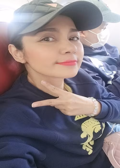 Việt Trinh thường cùng con trai đi du lịch.