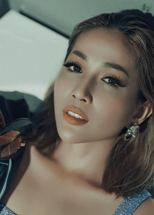 Khả Như nhiều lần muốn bỏ nghề bởi nghĩ rằng mỗi tháng thu nhập chỉ có 3, 4 triệu đồng thì không thể chăm lo tốt cho gia đình.