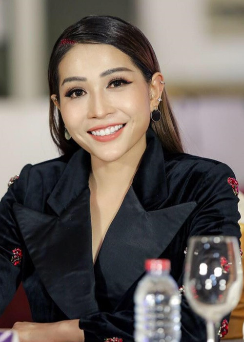 Sau thời gian vất vả làm nghề, Khả Như cũng tìm được chỗ đứng của mình.