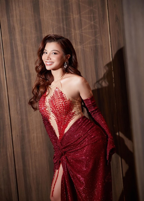 Nữ ca sĩ ngày càng gợi cảm bảo sao bạn trai ngoại quốc mê mẩn.