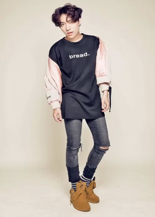 Năm 2012, Châu Đăng Khoa viết ca khúc đầu tay bởi anh là ca sĩ "nghèo" nên không có tiền mua nhạc của nhạc sĩ khác để hát. Nam nhạc sĩ cho biết: "Khoa không dám xin tiền bố mẹ để mua nhạc vì họ cấm mình theo nghề này”.