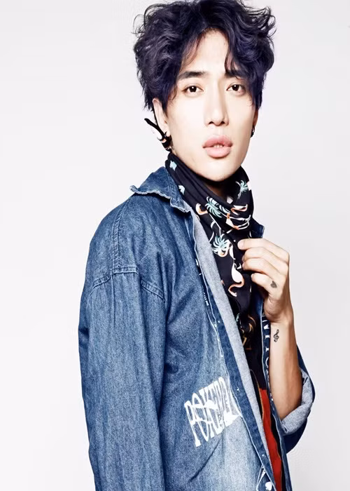 Loạt bài hát được yêu thích của Châu Đăng Khoa gồm: "Người lạ ơi", "Tôi thấy hoa vàng trên cỏ xanh", "Hương đêm bay xa", “Just love”.