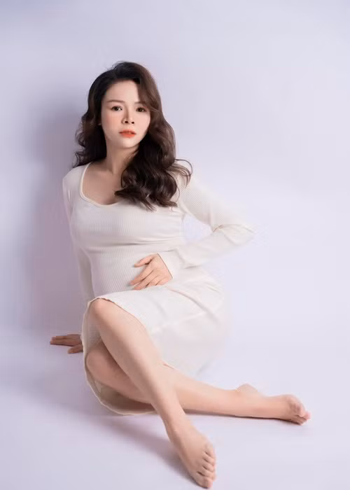 Cẩm Khê của "Gara hạnh phúc" đang mang bầu lần 2. Sắc vóc của cô nhận được nhiều lời khen ngợi.