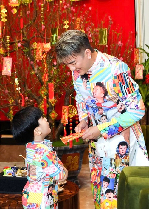 Bé Polo là con trai ruột của Đàm Vĩnh Hưng trong khi Huỳnh Như và cu Tin là hai con nuôi của nam ca sĩ.