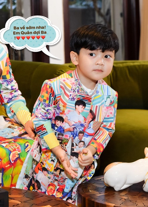 Đàm Vĩnh Hưng bày tỏ năm mới, anh mong các con luôn bình an, khoẻ mạnh, ngoan ngoãn, học giỏi và được mọi người xung quanh thương mến.