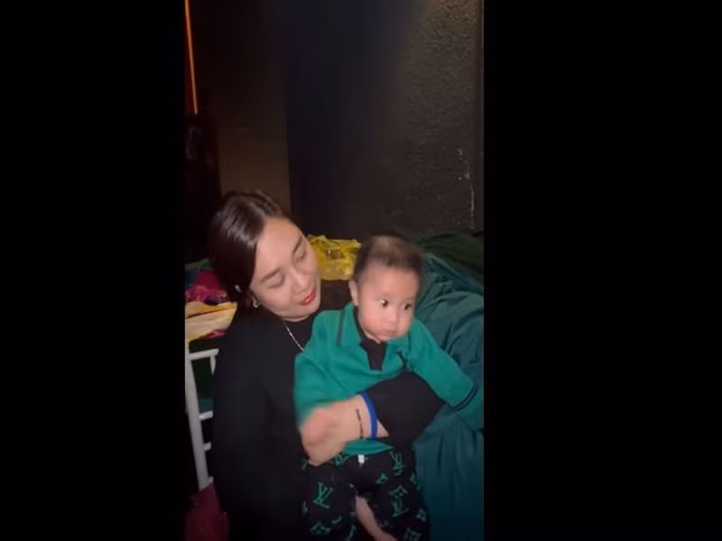 Con trai út của "Táo" Tự Long cũng xuất hiện.