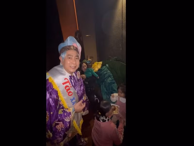 Tu Long ghi hinh Tao Quan 2023, cac con an com hop cho bo