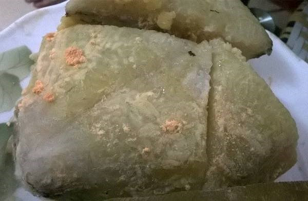 Bánh chưng bị mốc lá có ăn được không? Banh chung bi moc la co an duoc khong?