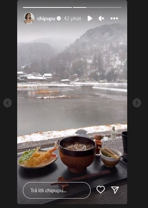 Hot girl Việt thưởng thức các món ăn ngon ở Nhật Bản.