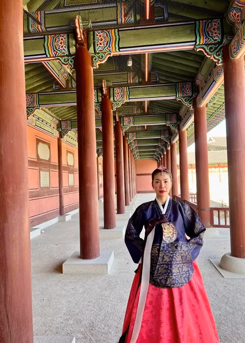 Mỹ nhân Việt này diện trang phục Hanbok.