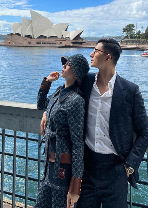 Lệ Quyên đáp lại lời Lâm Bảo Châu: “Một người đàn ông kiệm lời, chỉ âm thầm làm mọi thứ tốt nhất cho người mình yêu thì một lời nói quý hơn ngàn vàng. Cảm ơn anh sưởi ấm trái tim em, thiệt thòi bởi bản thân không được ghi nhận đúng giá trị tốt đẹp, nhẫn nhịn, vị tha cho tất cả. Nắm tay em thật chặt đã 3 mùa xuân và mong là mãi mãi”.