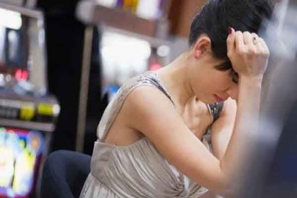 Đứng ngồi không yên khi biết cảnh bi đát của chồng cũ Dung ngoi khong yen khi biet canh bi dat cua chong cu