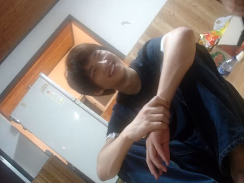 Năm thứ 3 đại học, Song Joong Ki đăng ký vào trường điện ảnh vì muốn trở thành diễn viên. Sau 7 tháng đào tạo, anh vừa diễn vừa đi học. Ảnh: Thế giới điện ảnh