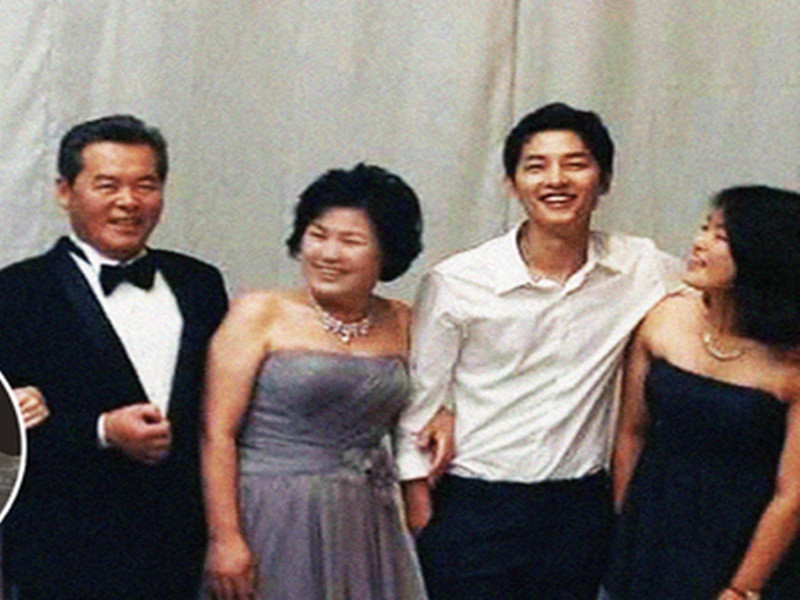 Song Joong Ki bắt đầu đặt mục tiêu trở thành diễn viên khi còn học cấp 2. Ban đầu cha mẹ Song Joong Ki ủng hộ mong muốn này, nhưng sau đó cả hai đã phản đối quyết liệt. Dần dần, cha mẹ Song Joong Ki cũng đồng ý. Ảnh: Khám phá