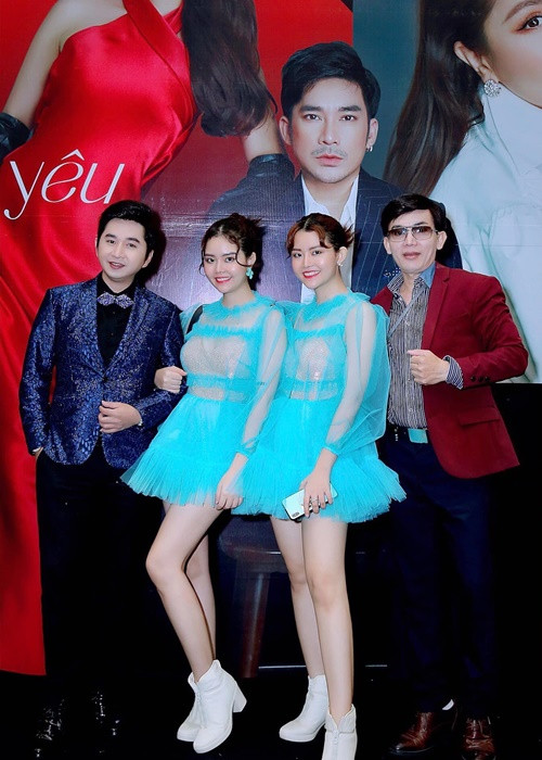 Bằng Cường không ít lần bối rối vì nhận nhầm bạn gái khi Bảo Anh và Bảo Trân diện đồ đôi.