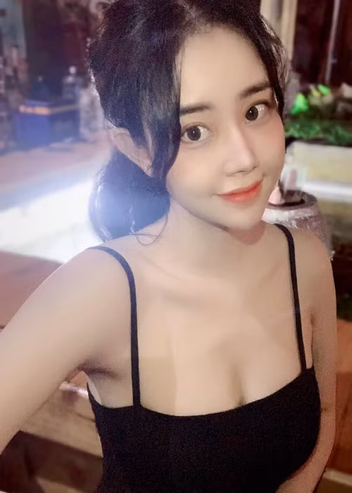 Nữ ca sĩ sinh năm 1993 chỉ tập trung hoạt động nghệ thuật, cố gắng tránh thị phi.