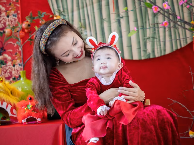 Nhóc tì nhà Vân Hugo có nhiều biểu cảm đáng yêu.