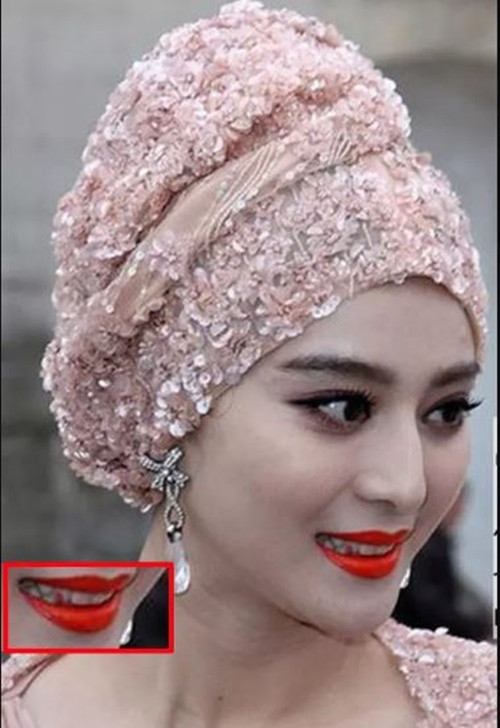 Phạm Băng Băng cũng vướng phải lỗi make-up cẩu thả khi để son lem vào răng.